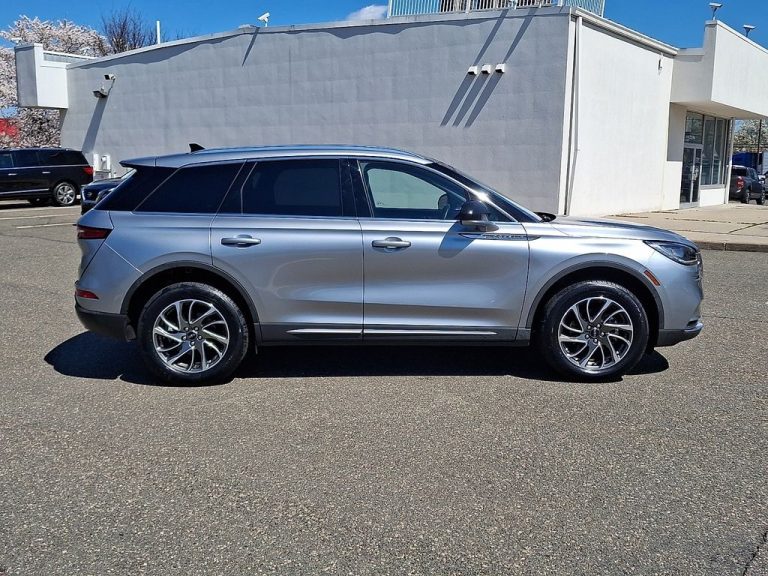 2022 Lincoln Corsair Standard AWD