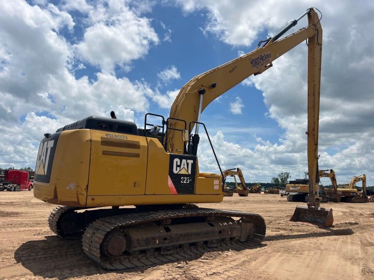 2015 Caterpillar 326FL 