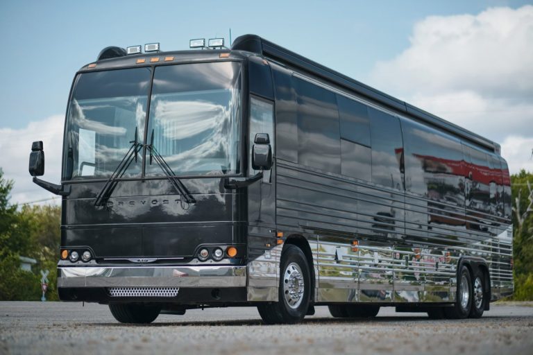 2005 Prevost Le Mirage 