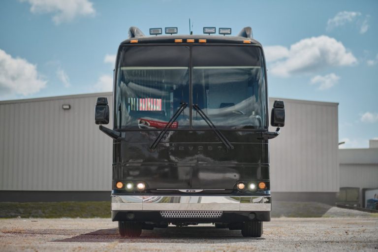 2005 Prevost Le Mirage 