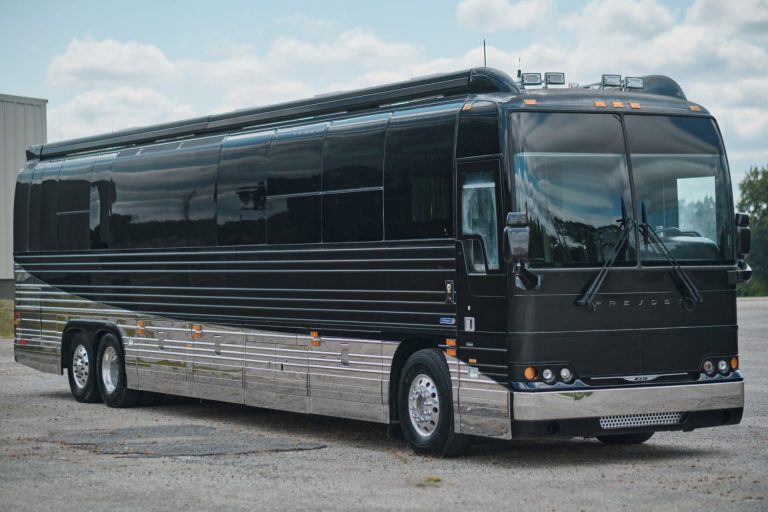 2005 Prevost Le Mirage 